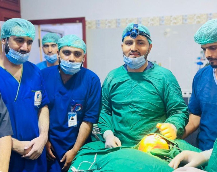 فایز فاميلي د غاښونو او امپلانټ کلينيک 